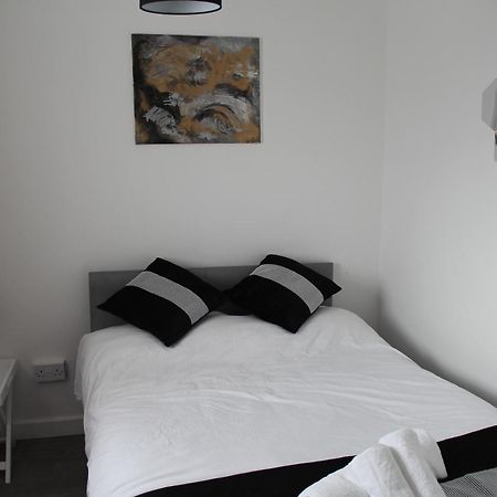 فيلا Coolfin House-Close To Excel, Contractors, Relocators, Paid Parking لندن المظهر الخارجي الصورة